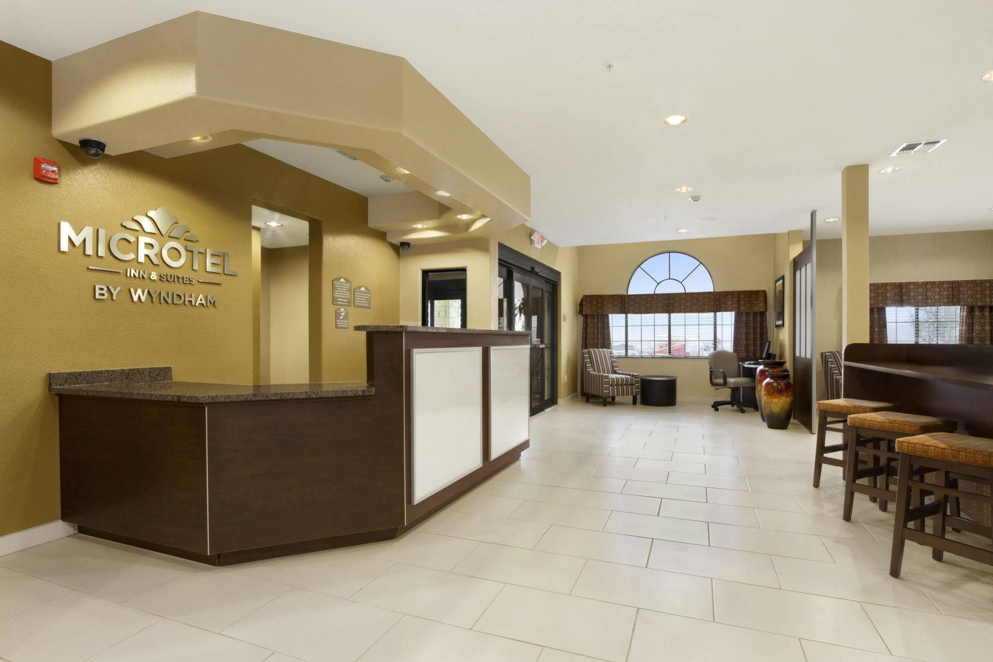Microtel Inn & Suites By Wyndham Buda Austin South Exterior foto